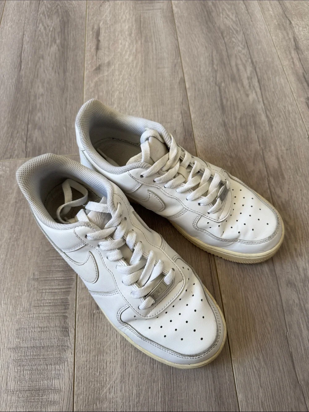 Nike Air Force 1 ’07 Triple White Leather Low Top Sneakers Women’s Size 8 AF1